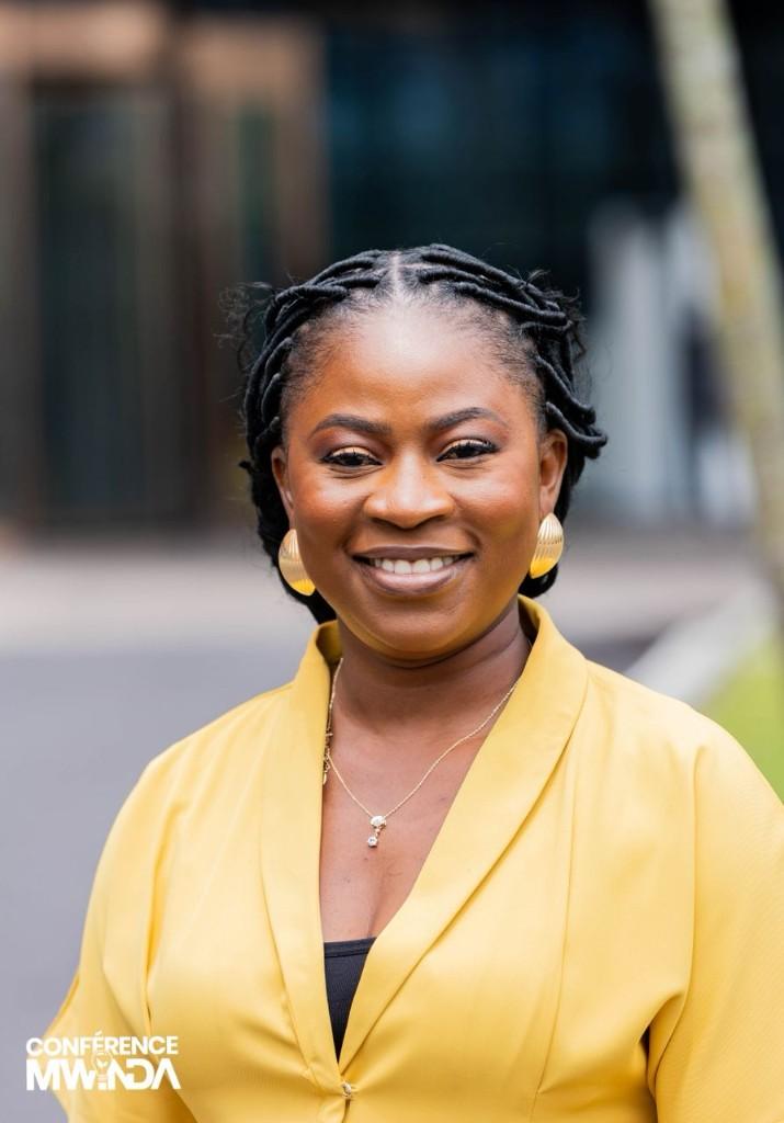 Portrait de Guynette Mbuyi, membre de l'equipe Light Digital Consulting